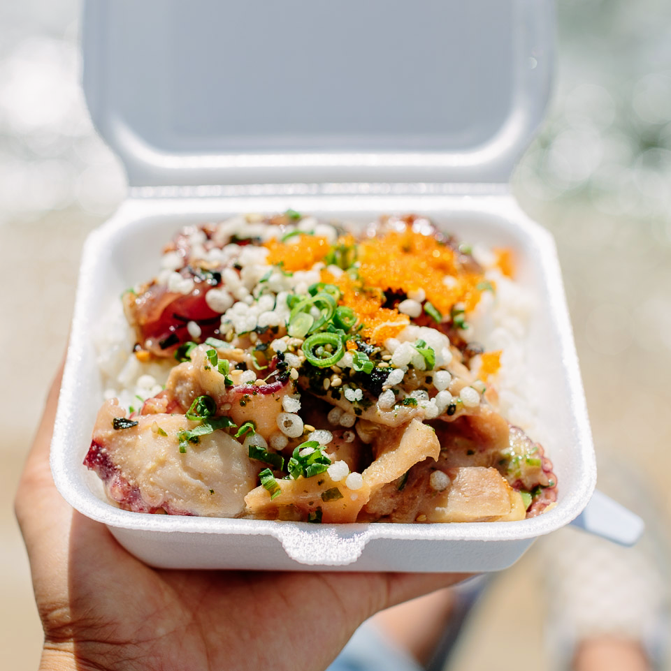 Off the Hook Poke Market | restaurant | 2908 E Manoa Rd, Honolulu, HI 96822, USA | 8088006865 OR +1 808-800-6865