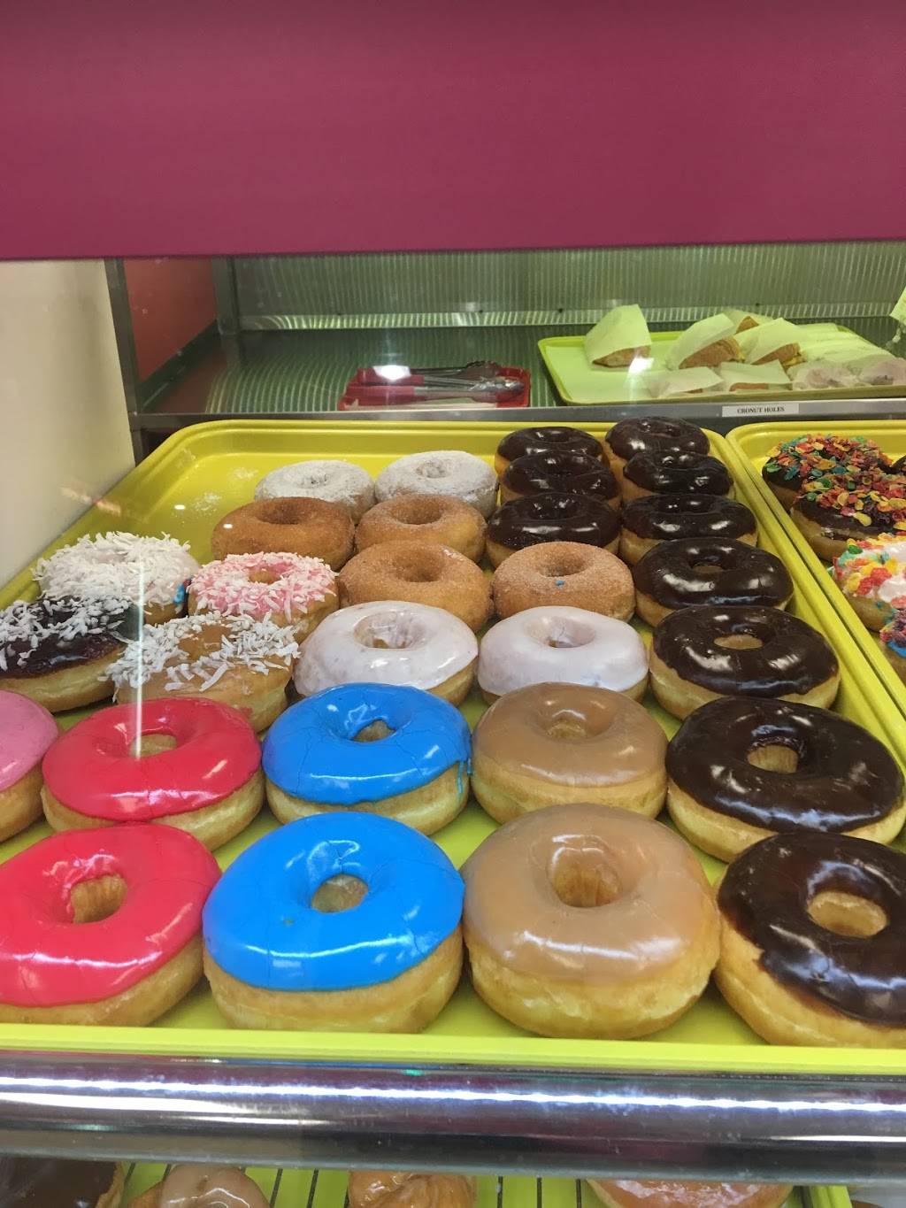 Sunshine Donuts | restaurant | 9825 Jones Rd, Houston, TX 77065, USA | 8326889539 OR +1 832-688-9539