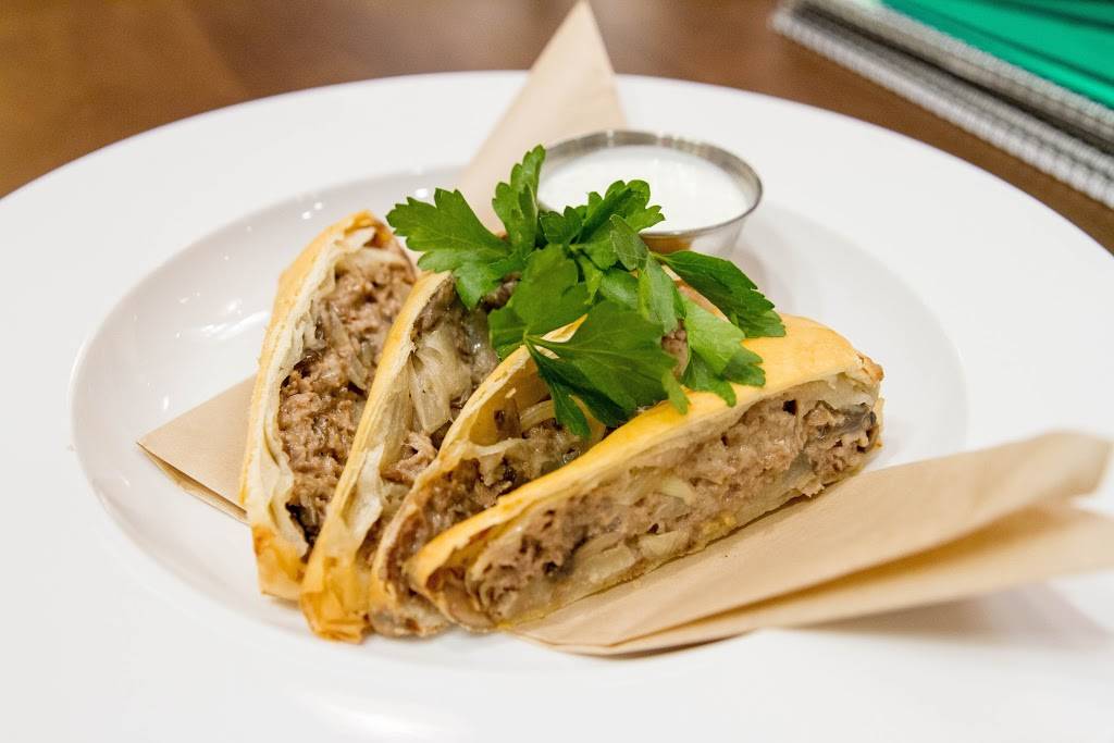 Features Gastropub | restaurant | 9390 Theater Drive, Gibsonton, FL 33534, USA | 8132958469 OR +1 813-295-8469