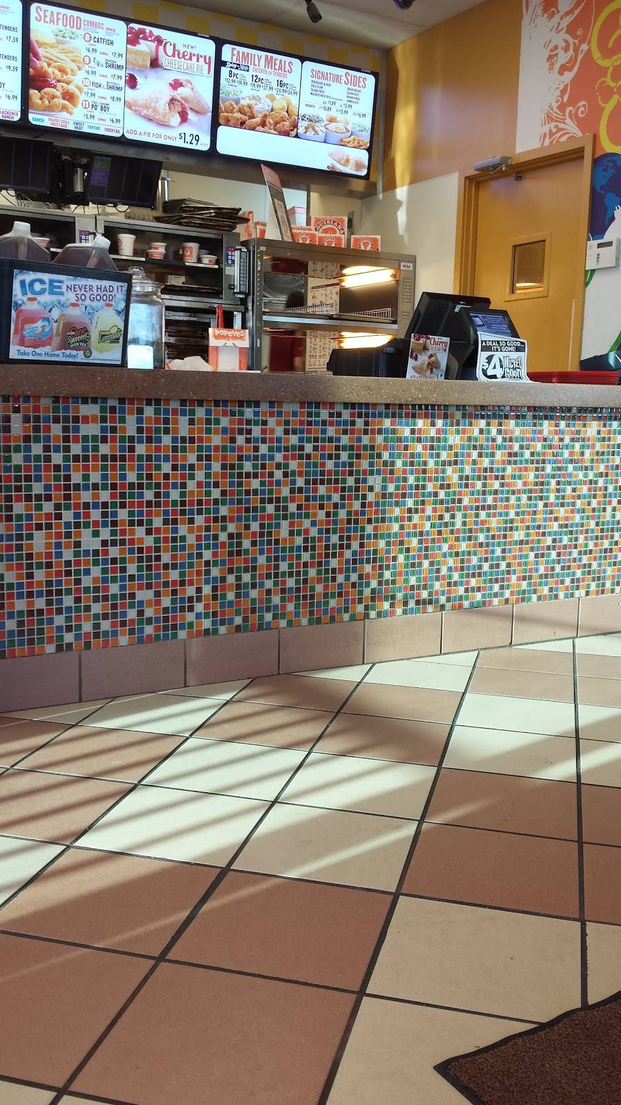 Popeyes Louisiana Kitchen | restaurant | 835 Foothills Mall Dr, Maryville, TN 37801, USA | 8652335833 OR +1 865-233-5833