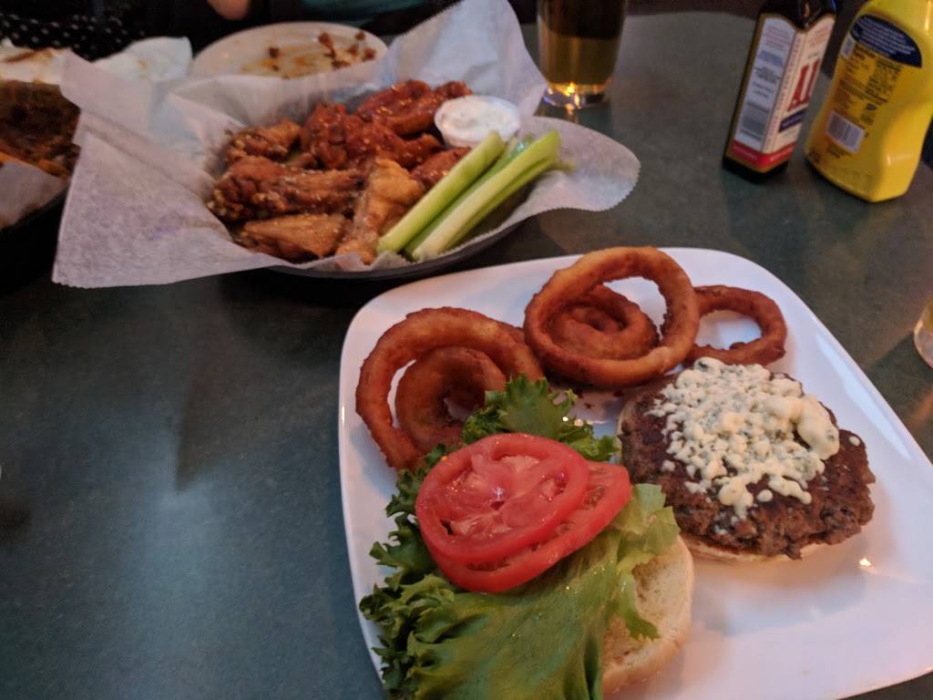 Patricks Pub | restaurant | 7 Willison Pl, Cumberland, MD 21502, USA | 3017221007 OR +1 301-722-1007