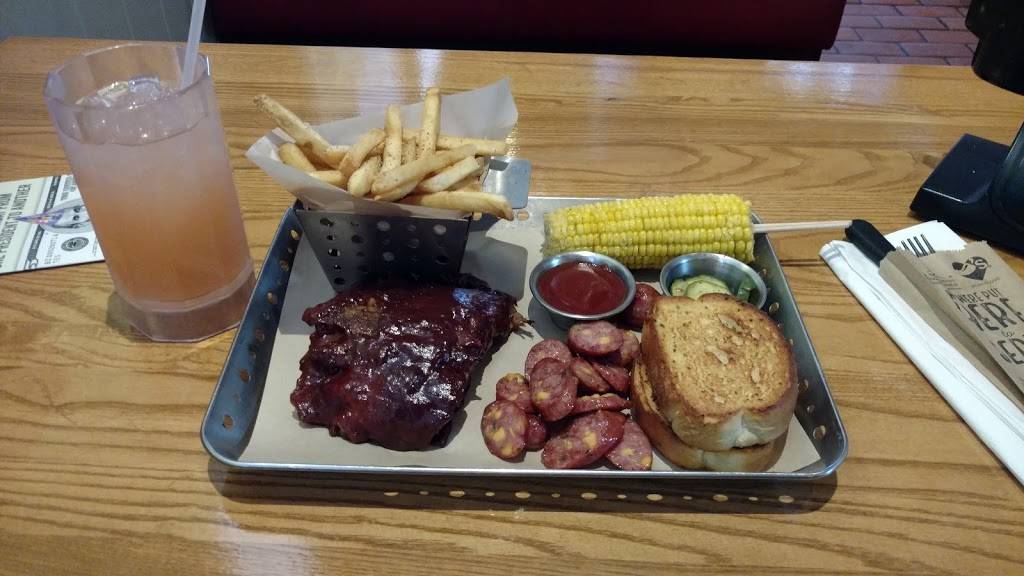 Chilis Grill & Bar | restaurant | 3840 W 10th St, Greeley, CO 80634, USA | 9703520160 OR +1 970-352-0160