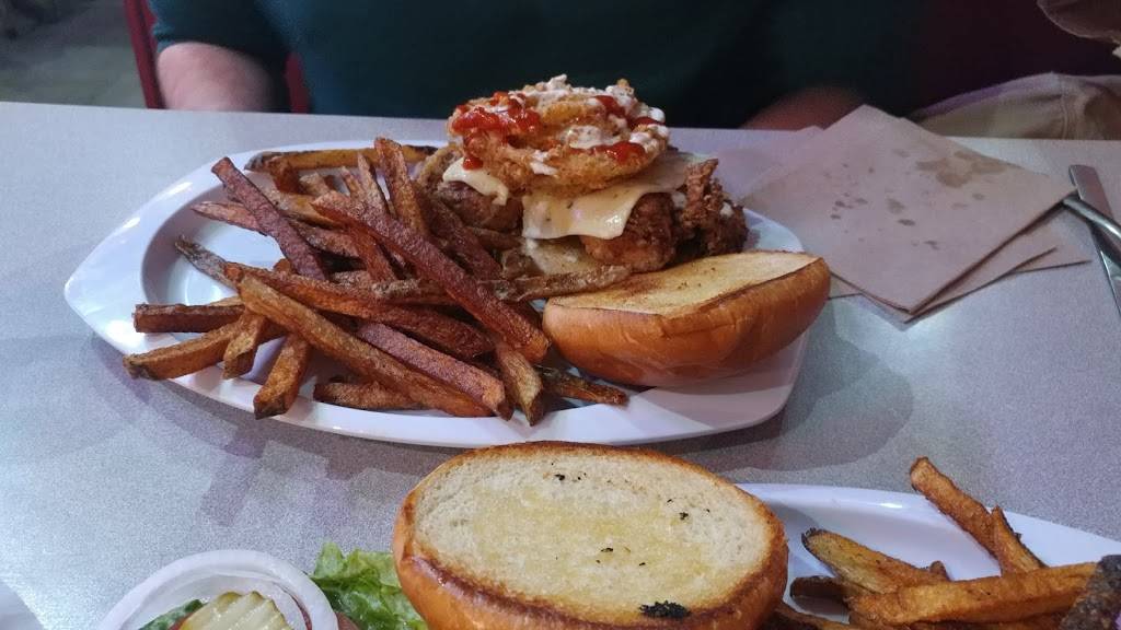 Roosters Sports Bar & Grill | restaurant | 2130 3rd Ave, Rock Island, IL 61201, USA | 3092837005 OR +1 309-283-7005