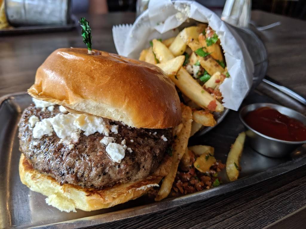 A&B Burgers - Beverly | restaurant | 206 Cabot St, Beverly, MA 01915, USA | 9789937394 OR +1 978-993-7394