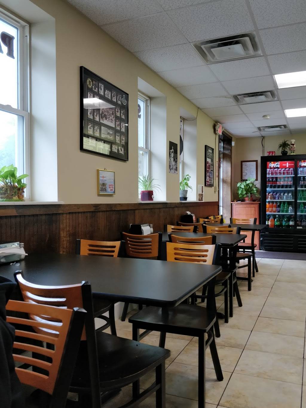 Charlton House Of Pizza & Seafood | restaurant | 109 Masonic Home Rd, Charlton, MA 01507, USA | 5084341666 OR +1 508-434-1666