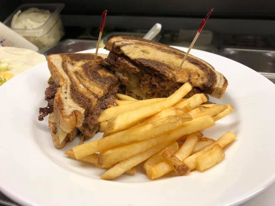 Travelers Cafe and Pub | restaurant | 5225 Portage Rd, Portage, MI 49002, USA | 2697751775 OR +1 269-775-1775