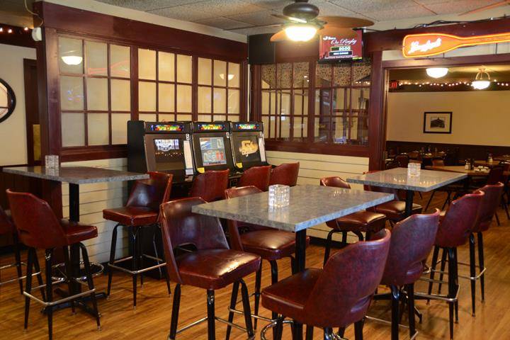 Jeffs On Rugby | restaurant | 1005 Rugby St, Oshkosh, WI 54902, USA | 9202317450 OR +1 920-231-7450