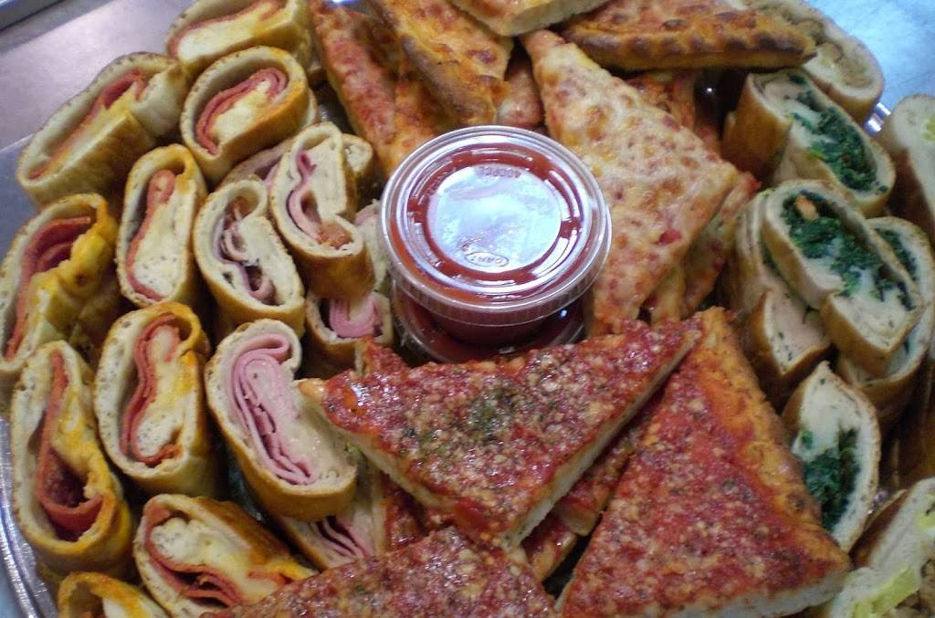 Little Johnnys II | restaurant | 130 E Washington St, New Castle, PA 16101, USA | 7246572210 OR +1 724-657-2210