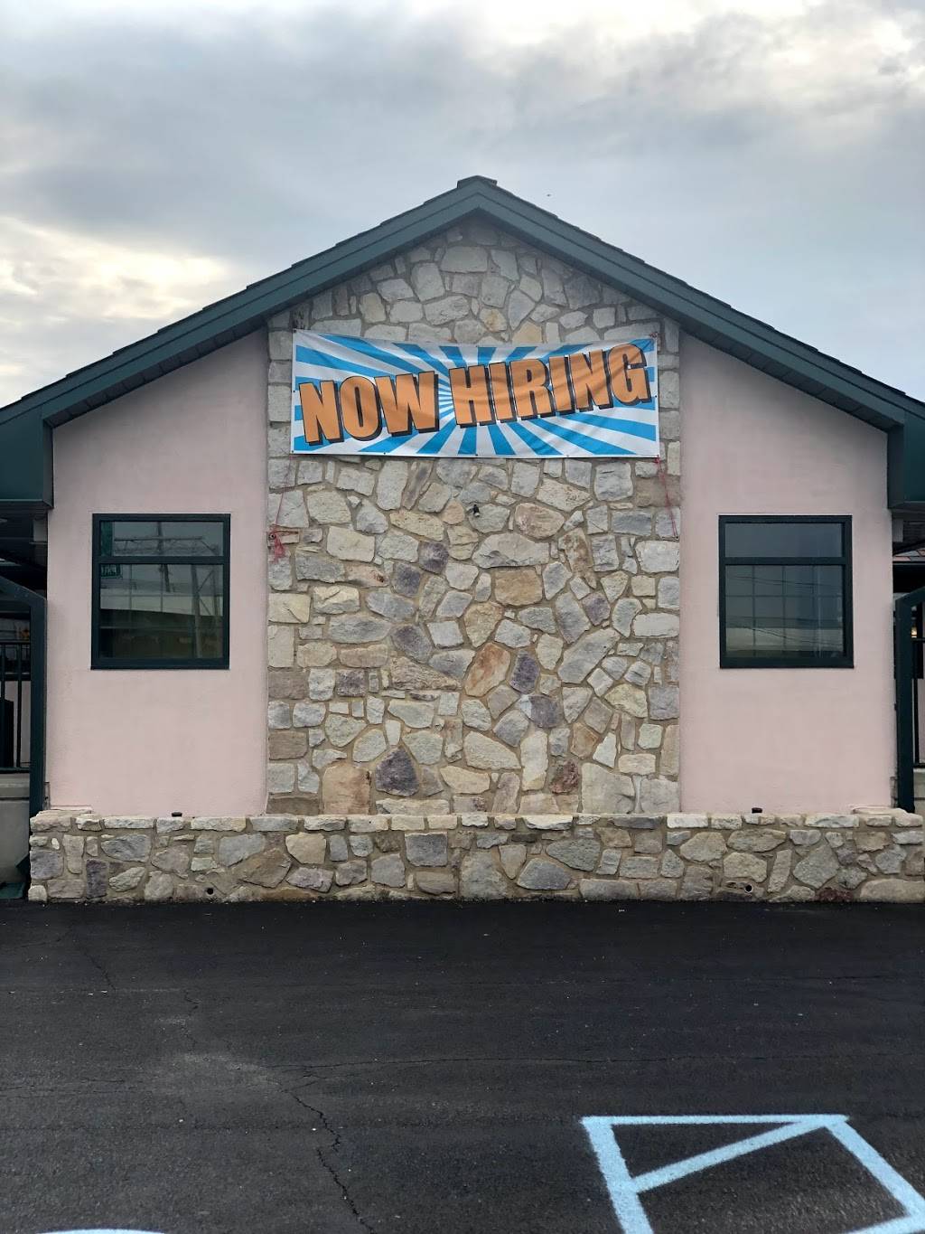 The Legend Restaurant&Bakery | restaurant | 201 N Dupont Hwy, New Castle, DE 19720, USA | 3023226222 OR +1 302-322-6222