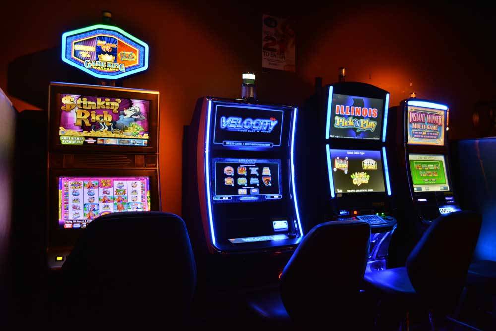 Club 390 | night club | 390 E Joe Orr Rd, Chicago Heights, IL 60411, USA | 7087582582 OR +1 708-758-2582