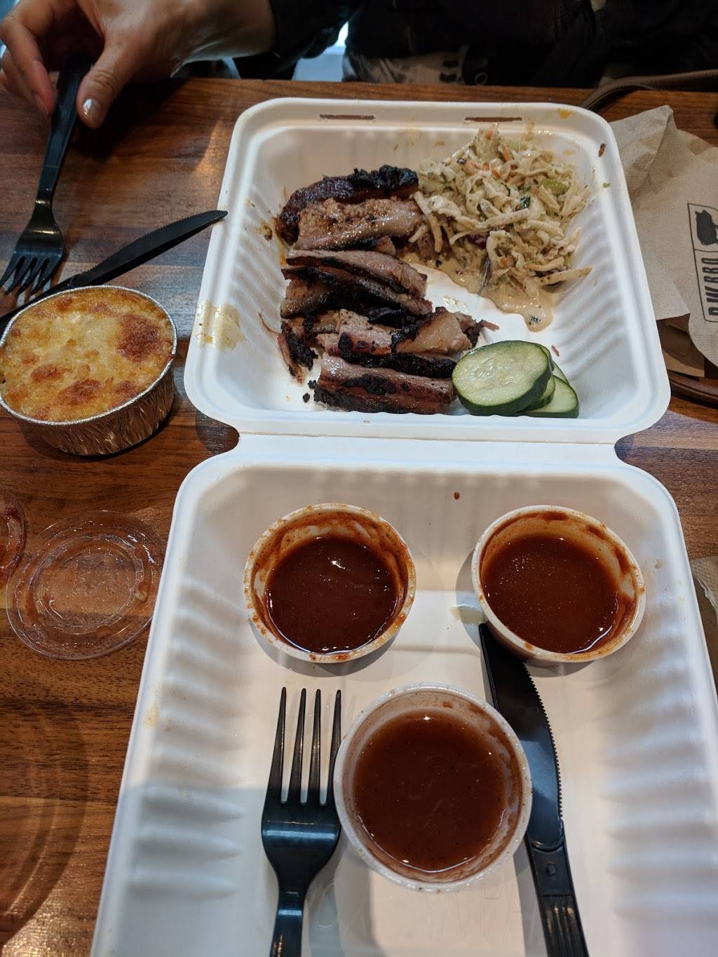 Blackwood BBQ | restaurant | 307 W Lake St, Chicago, IL 60606, USA | 3126219663 OR +1 312-621-9663