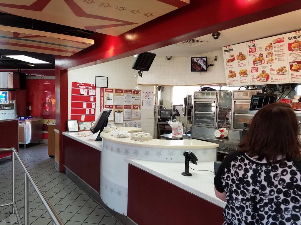 KFC | restaurant | 1365 Marrows Rd, Newark, DE 19711, USA | 3027383698 OR +1 302-738-3698