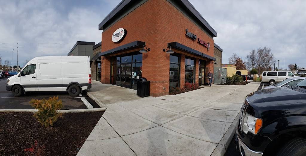 Schmizza Pub & Grub | restaurant | 851 SW 1st Ave, Canby, OR 97013, USA | 5032632300 OR +1 503-263-2300