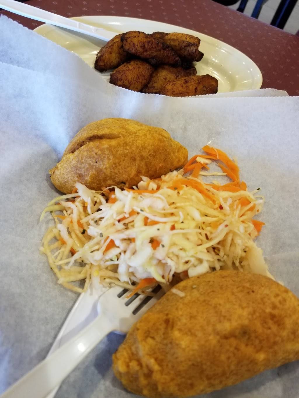 Pupuseria Doña Azucena | restaurant | 8764 Richmond Hwy, Alexandria, VA 22309, USA | 7037991000 OR +1 703-799-1000