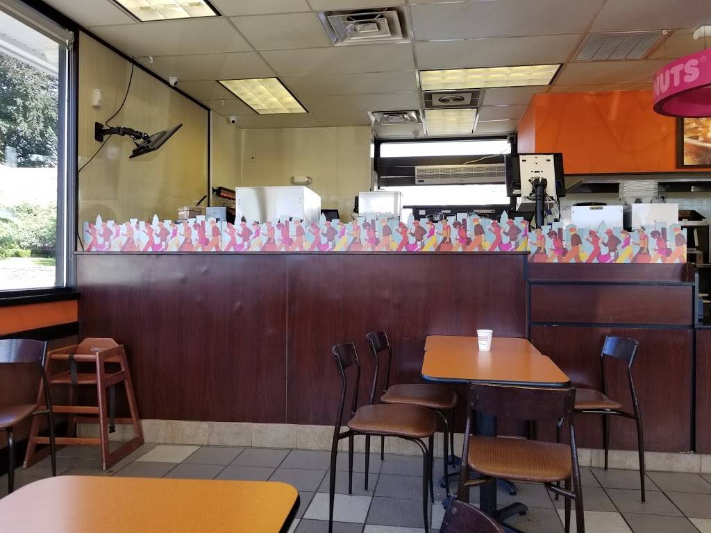 Dunkin | cafe | 8000 Pine Rd, Philadelphia, PA 19111, USA | 2157226215 OR +1 215-722-6215