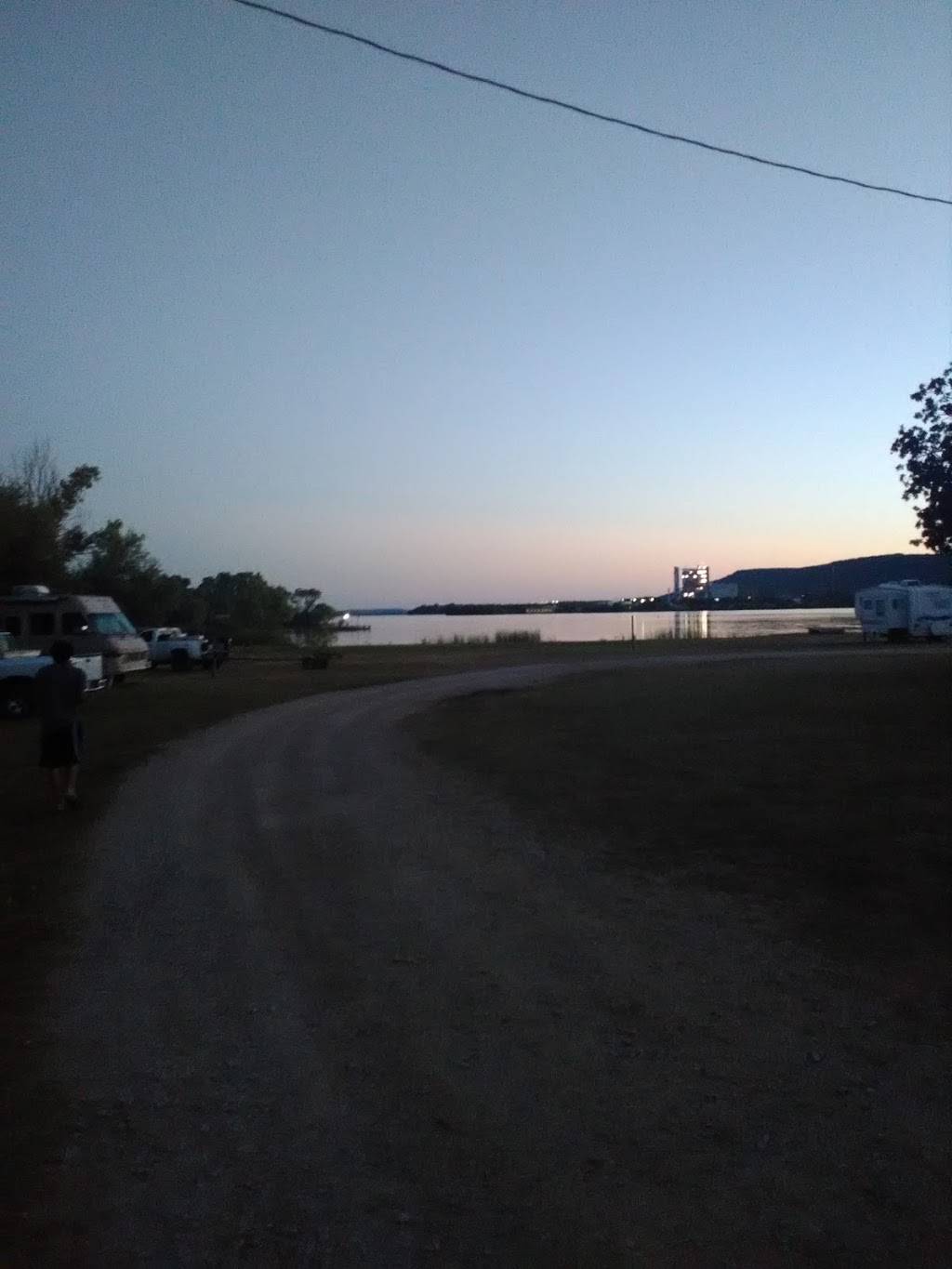 Lakeside Pizza | restaurant | 1654 FM3137, Palo Pinto, TX 76484, USA | 9407692336 OR +1 940-769-2336