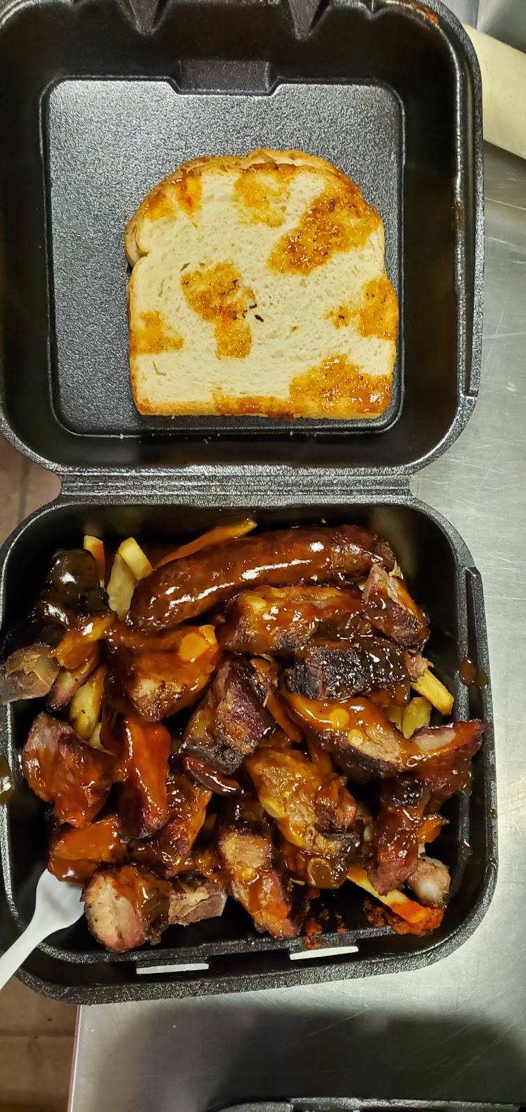 Carolines bbq | restaurant | 3451 W Madison St, Chicago, IL 60624, USA | 8668218485 OR +1 866-821-8485