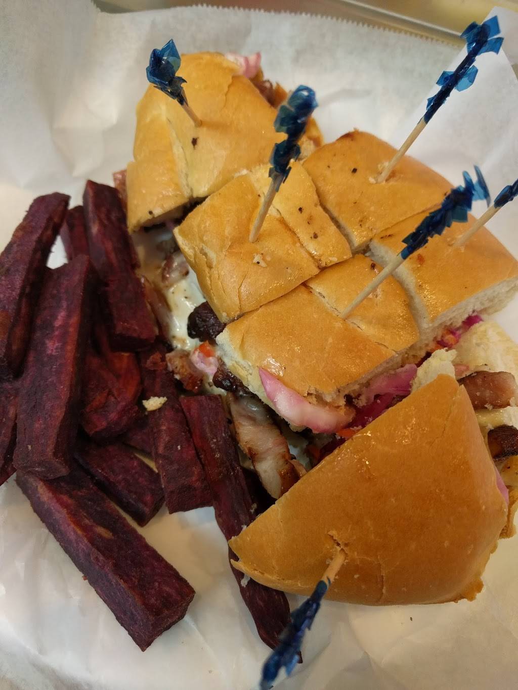 Isla Grill | restaurant | 13754 1/2 Roscoe Blvd, Panorama City, CA 91402, USA | 8188919440 OR +1 818-891-9440