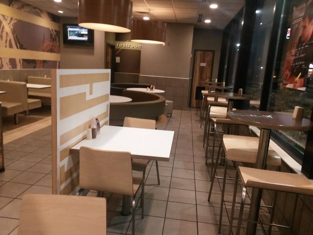 McDonalds | cafe | 4699 Hwy W, Byrnes Mill, MO 63051, USA | 6366711414 OR +1 636-671-1414