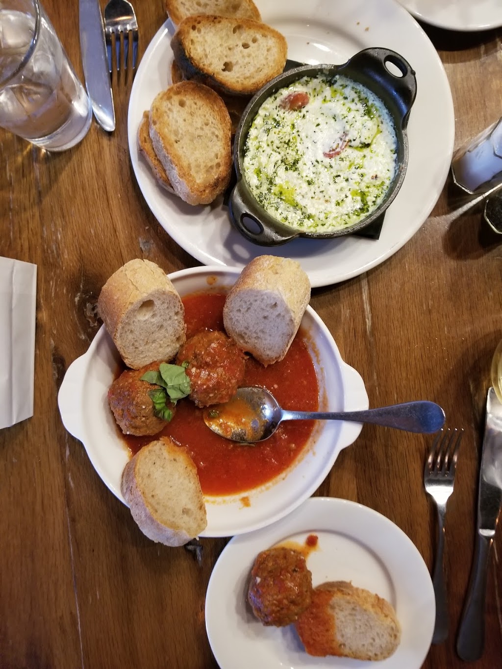 Locale | restaurant | 352 Hanover St, Boston, MA 02113, USA | 6177429600 OR +1 617-742-9600