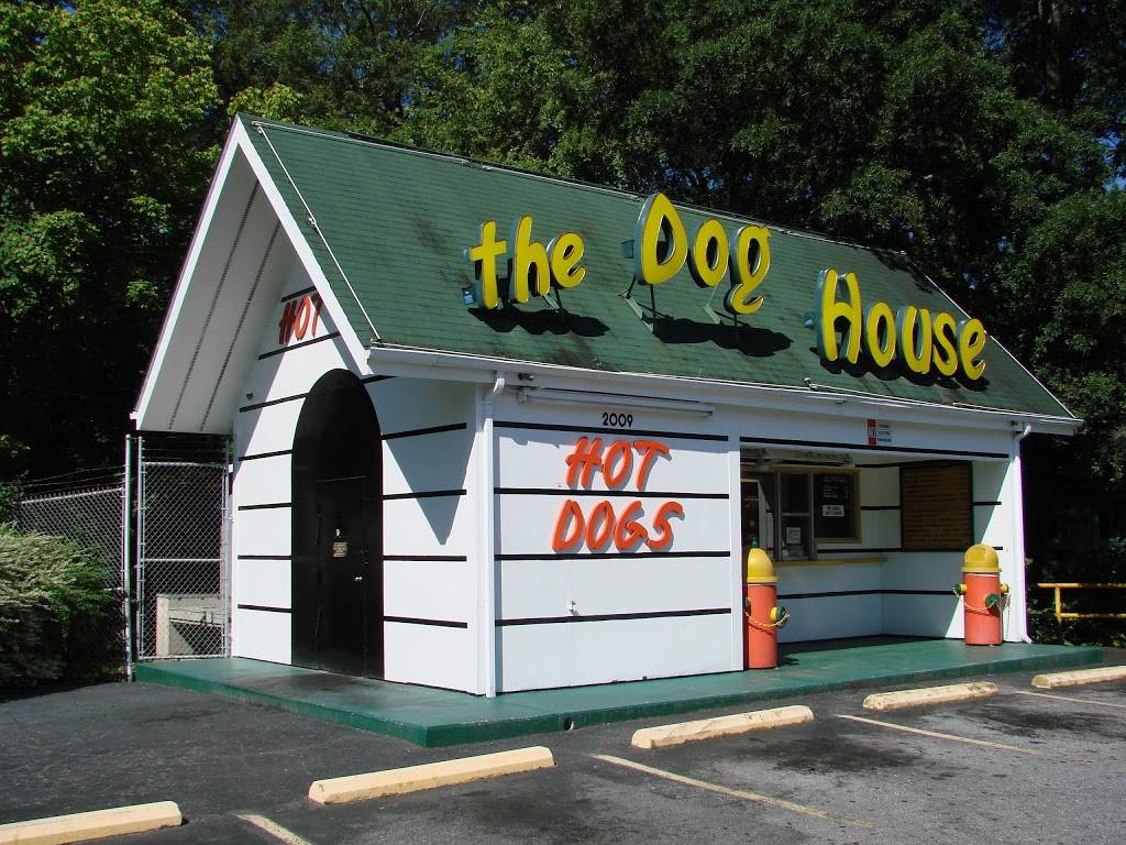The Dog House | restaurant | 2009 Guess Rd, Durham, NC 27705, USA | 9192869200 OR +1 919-286-9200