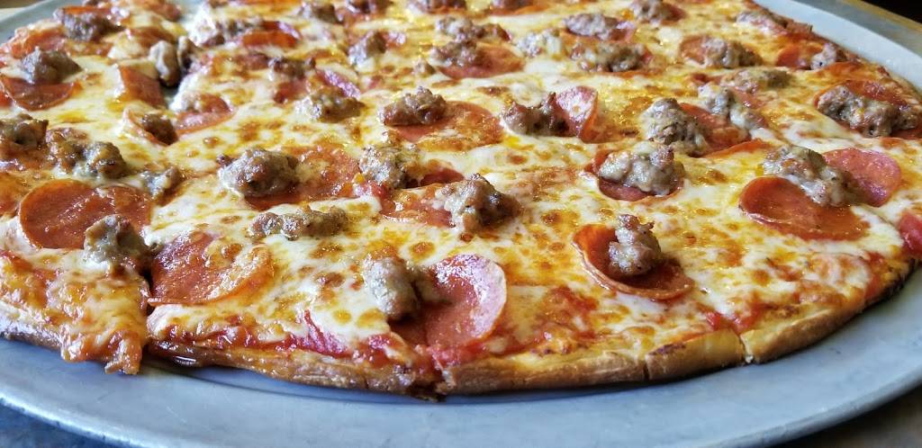 DeOs Pizzeria & Pub | restaurant | 417 E Mill St, Plymouth, WI 53073, USA | 9208928485 OR +1 920-892-8485