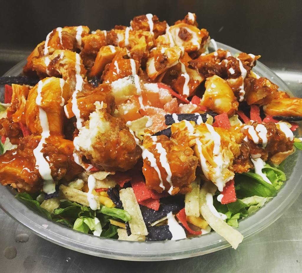 Bosses Pizza, Wings & Burgers Western Center | restaurant | 2740 Western Center Blvd #528, Fort Worth, TX 76131, USA | 8178475500 OR +1 817-847-5500