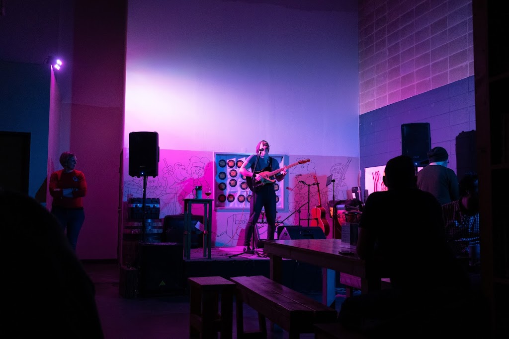 Books & Brews | restaurant | 9402 Uptown Dr #1400, Indianapolis, IN 46256, USA | 3172885136 OR +1 317-288-5136