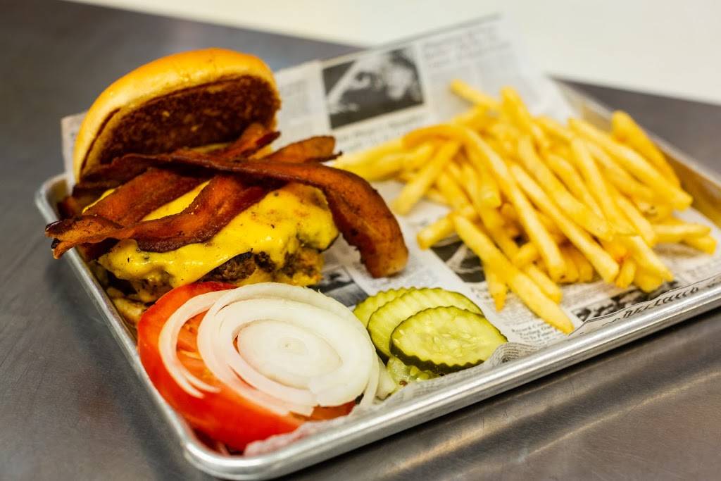 Richs Famous Burgers | restaurant | 112 Main St, Steelville, MO 65565, USA | 5737758888 OR +1 573-775-8888