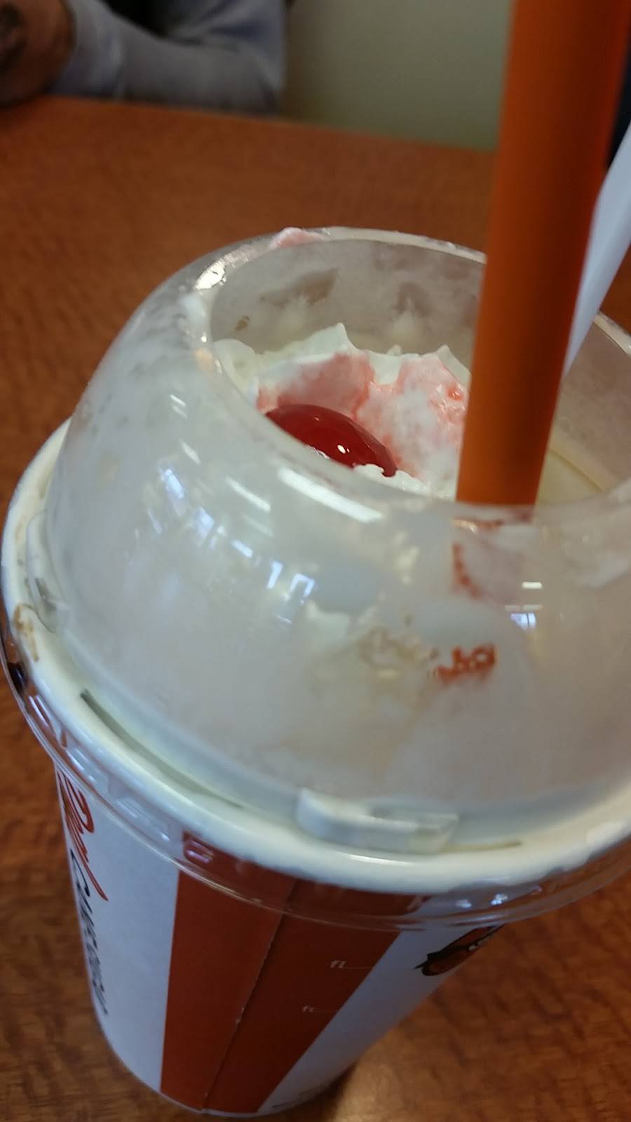 A&W Restaurant | restaurant | 2002 Velp Ave, Green Bay, WI 54303, USA | 9206619140 OR +1 920-661-9140