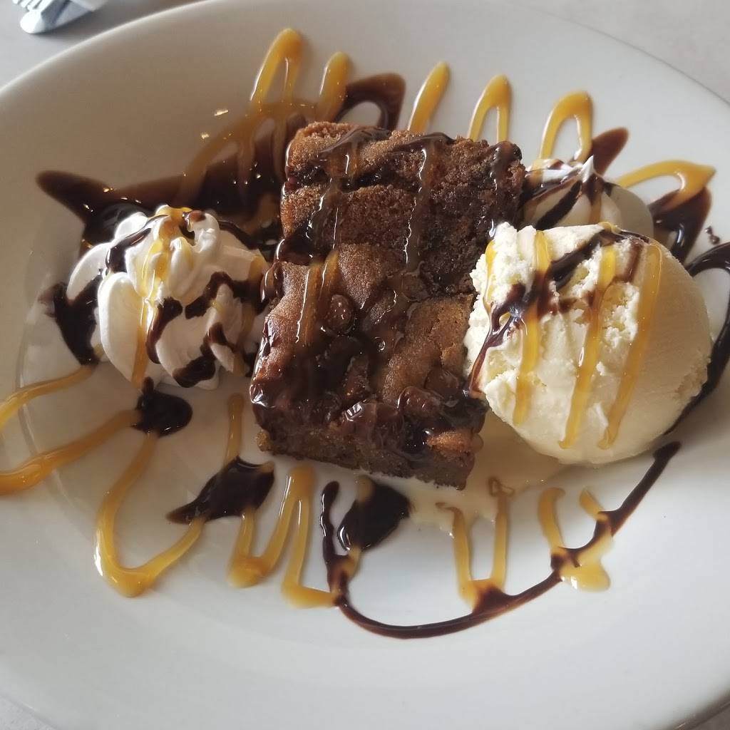 16th Avenue Grill | restaurant | 3130 16th Ave SW, Cedar Rapids, IA 52404, USA | 3192611249 OR +1 319-261-1249