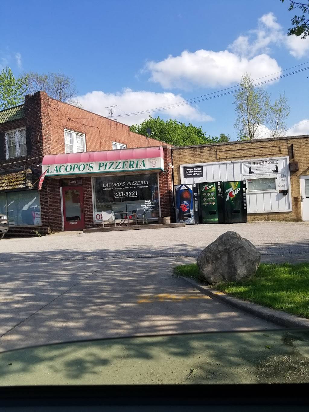 Lacopos Pizzeria | restaurant | 3004 Ardmore Trail, South Bend, IN 46628, USA | 5742335331 OR +1 574-233-5331