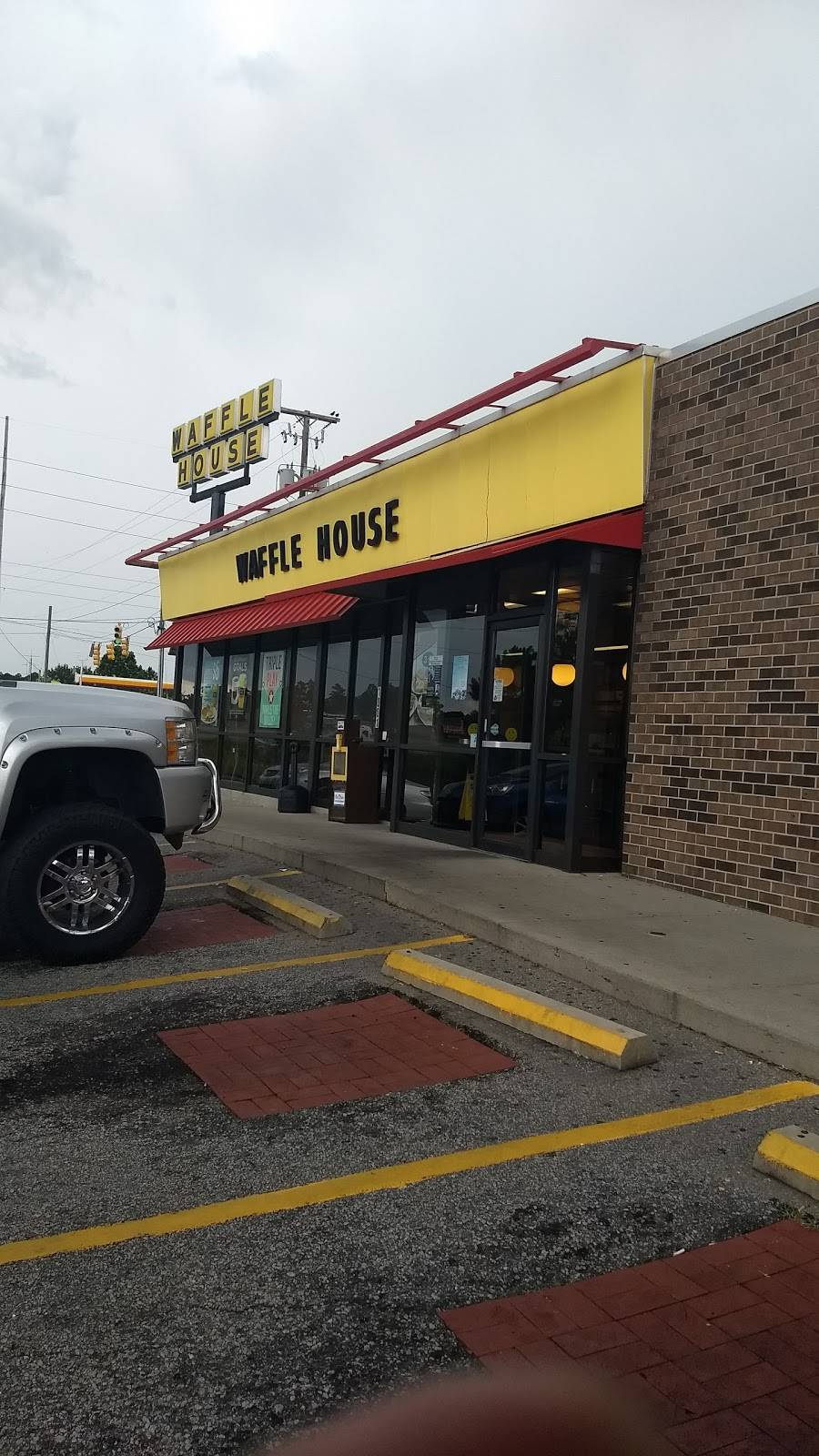 Waffle House | meal takeaway | 1001 Clemson Frontage Rd, Columbia, SC 29229, USA | 8037366788 OR +1 803-736-6788