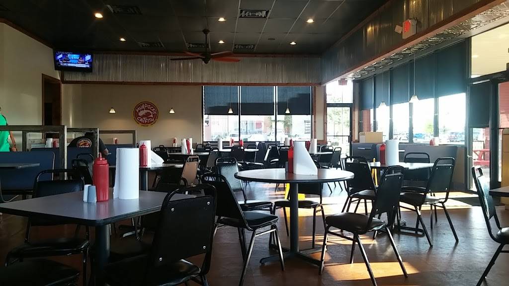 Murdocks Catfish | restaurant | 2612 Red Wolf Blvd, Jonesboro, AR 72401, USA | 8702067822 OR +1 870-206-7822