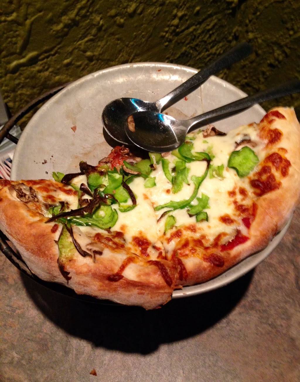 Restaurant Pizza Giffard Inc | restaurant | 2994 Boulevard Sainte-Anne, Québec, QC G1E 3J3, Canada | 4186636373 OR +1 418-663-6373