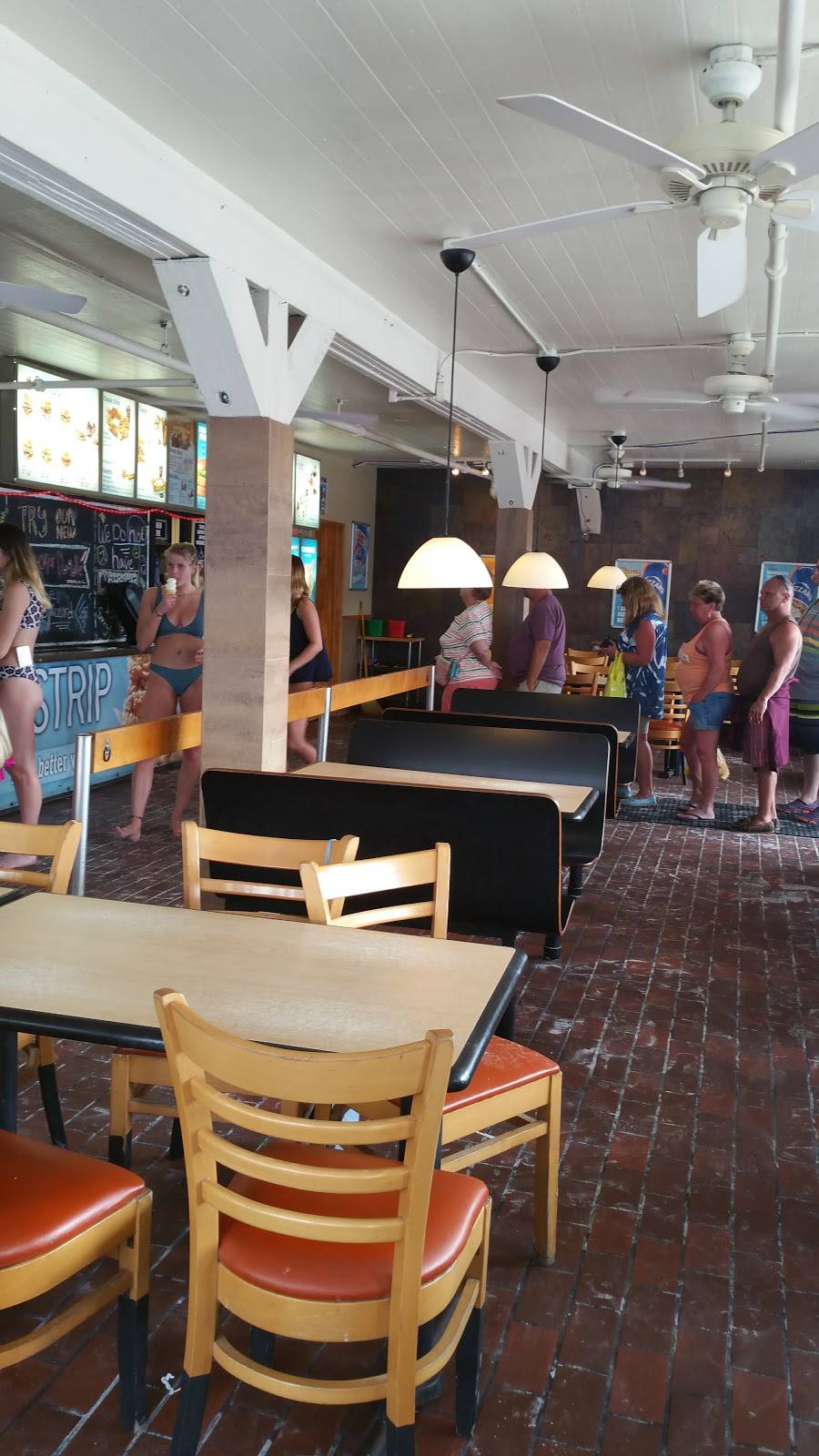 Dairy Queen Grill & Chill | restaurant | 1000 Estero Blvd, Fort Myers Beach, FL 33931, USA | 2394632300 OR +1 239-463-2300