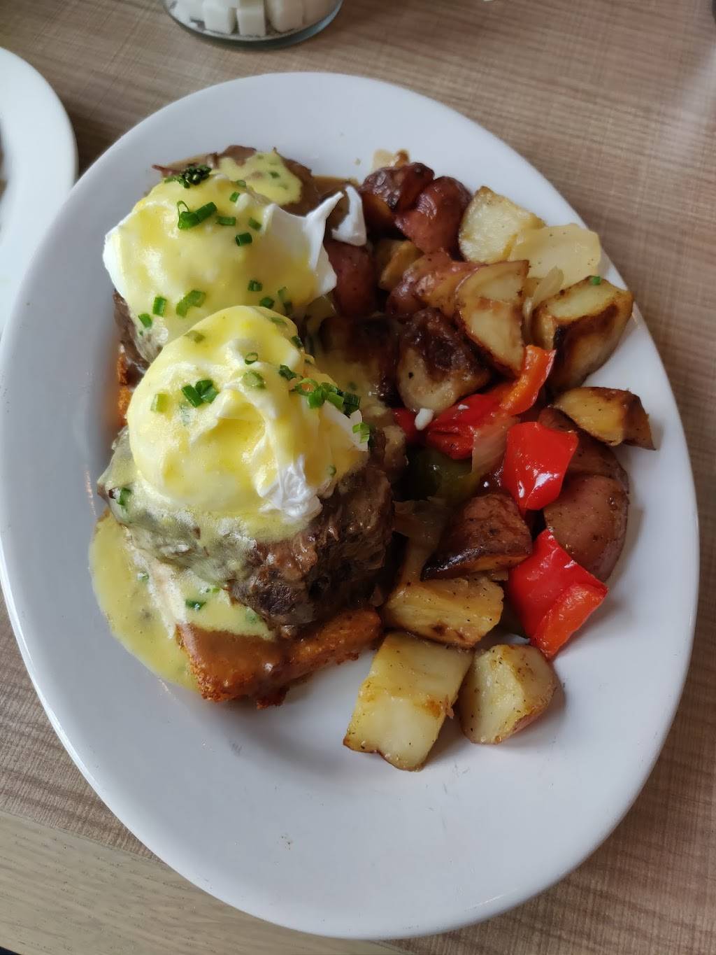 Green eggs cafe | restaurant | 2327 Gaul St, Philadelphia, PA 19125, USA | 2156448383 OR +1 215-644-8383