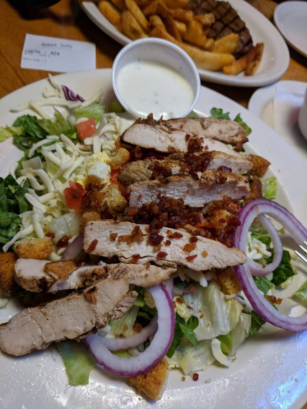 Texas Roadhouse | restaurant | 757 E Lewis and Clark Pkwy, Clarksville, IN 47129, USA | 8122801103 OR +1 812-280-1103