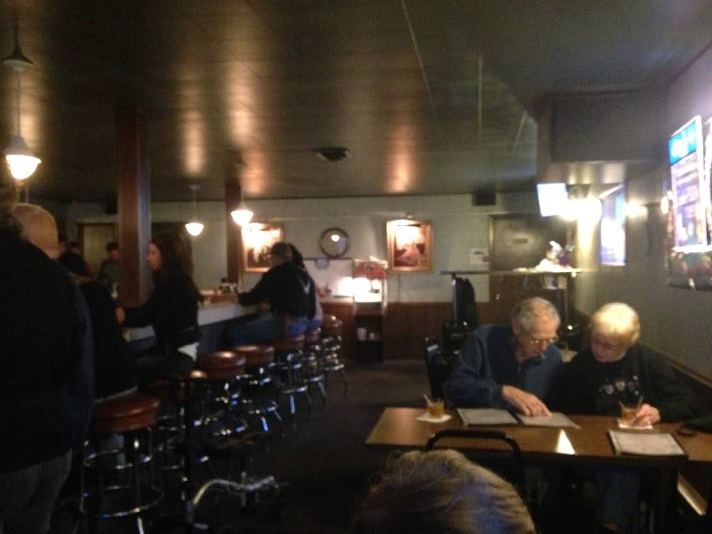 Mer & Jackies Supper Club | restaurant | 4899 County Rd Ee, Appleton, WI 54913, USA | 9207347407 OR +1 920-734-7407