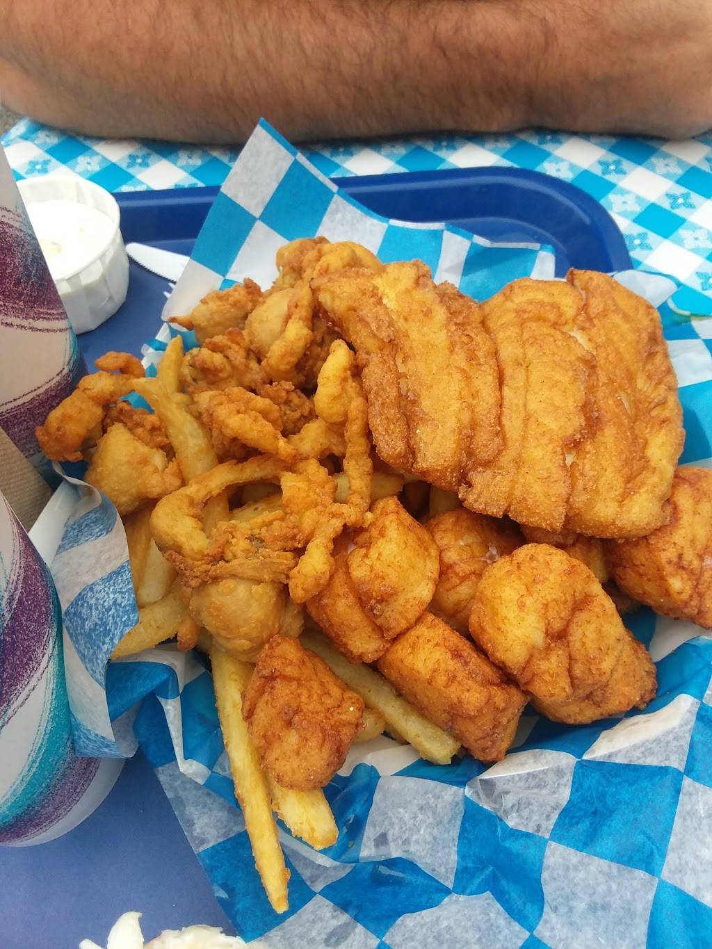 Alvin Rondeaus Dairy Bar | restaurant | 1300 Ware St, Palmer, MA 01069, USA | 4132835281 OR +1 413-283-5281