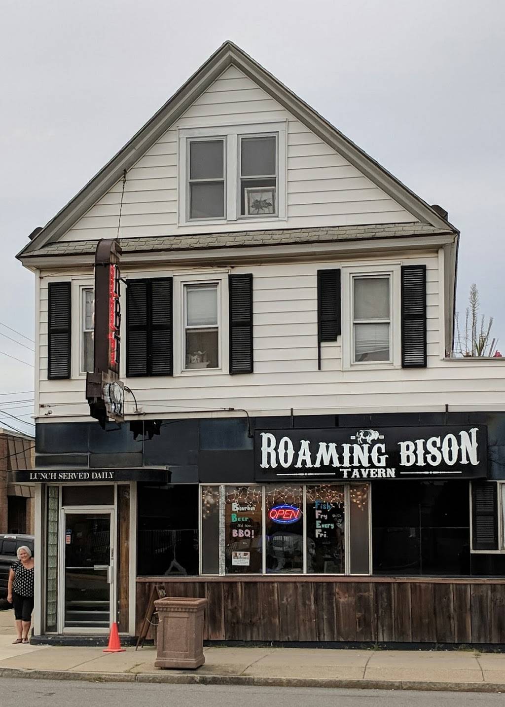Roaming Bison Tavern | restaurant | 732 Hertel Ave, Buffalo, NY 14207, USA | 7162358281 OR +1 716-235-8281