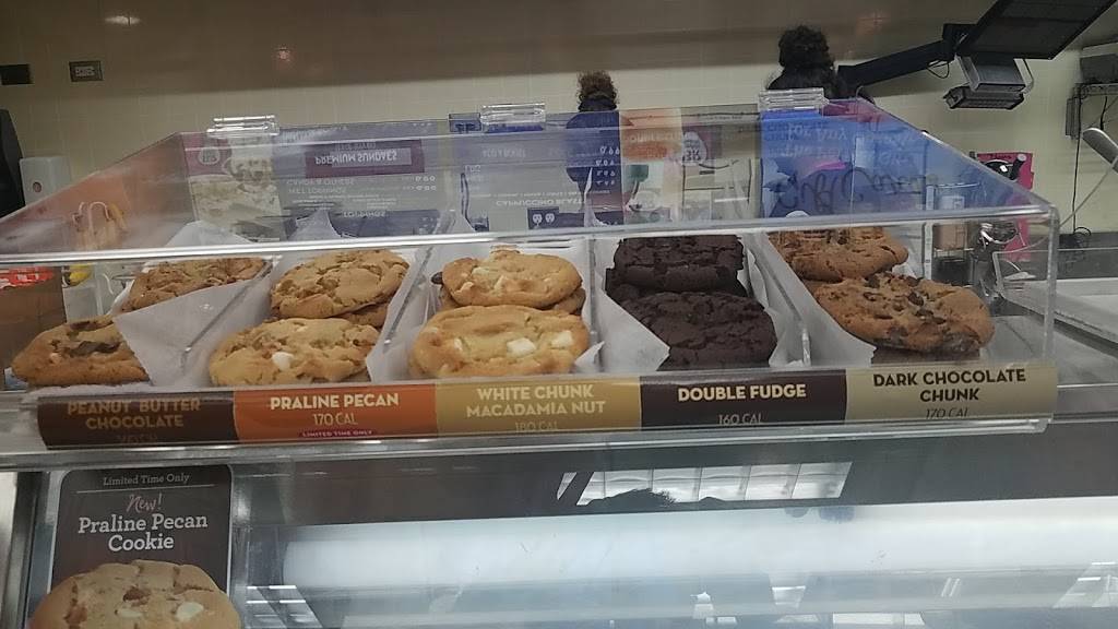 Dunkin | cafe | 955 Brook Forest Ave, Shorewood, IL 60404, USA | 8156095570 OR +1 815-609-5570