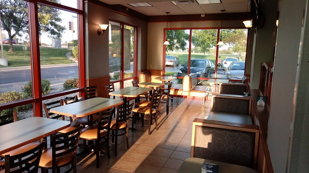 Arbys | restaurant | 3916 W Riverside Blvd, Rockford, IL 61101, USA | 8159632258 OR +1 815-963-2258