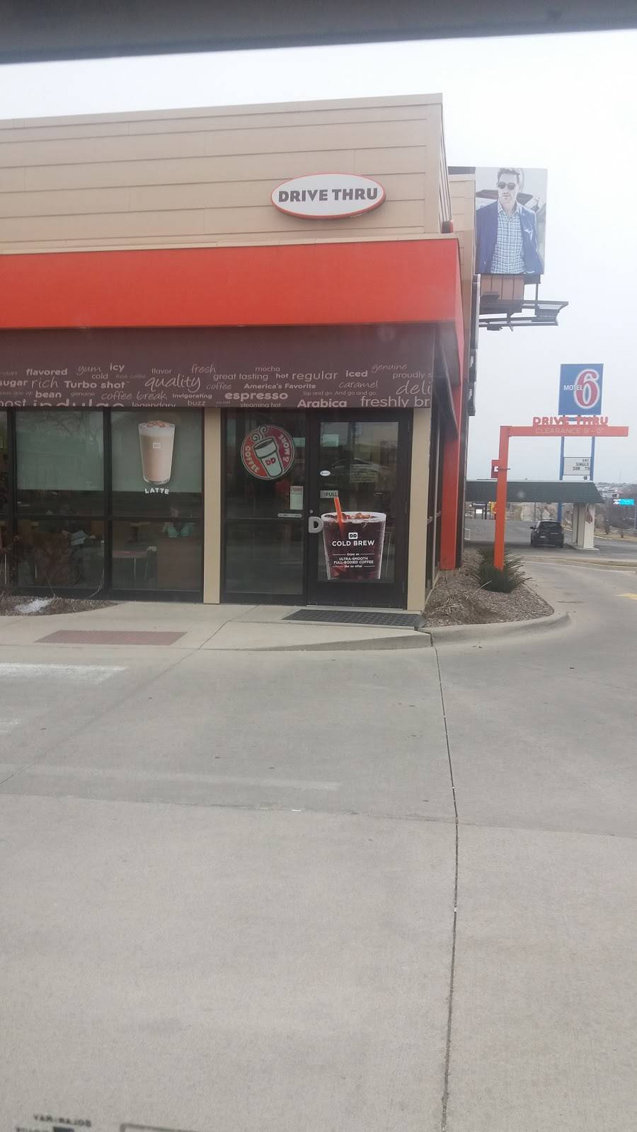 Dunkin | bakery | 2660 Dodge St, Dubuque, IA 52003, USA | 5635561228 OR +1 563-556-1228