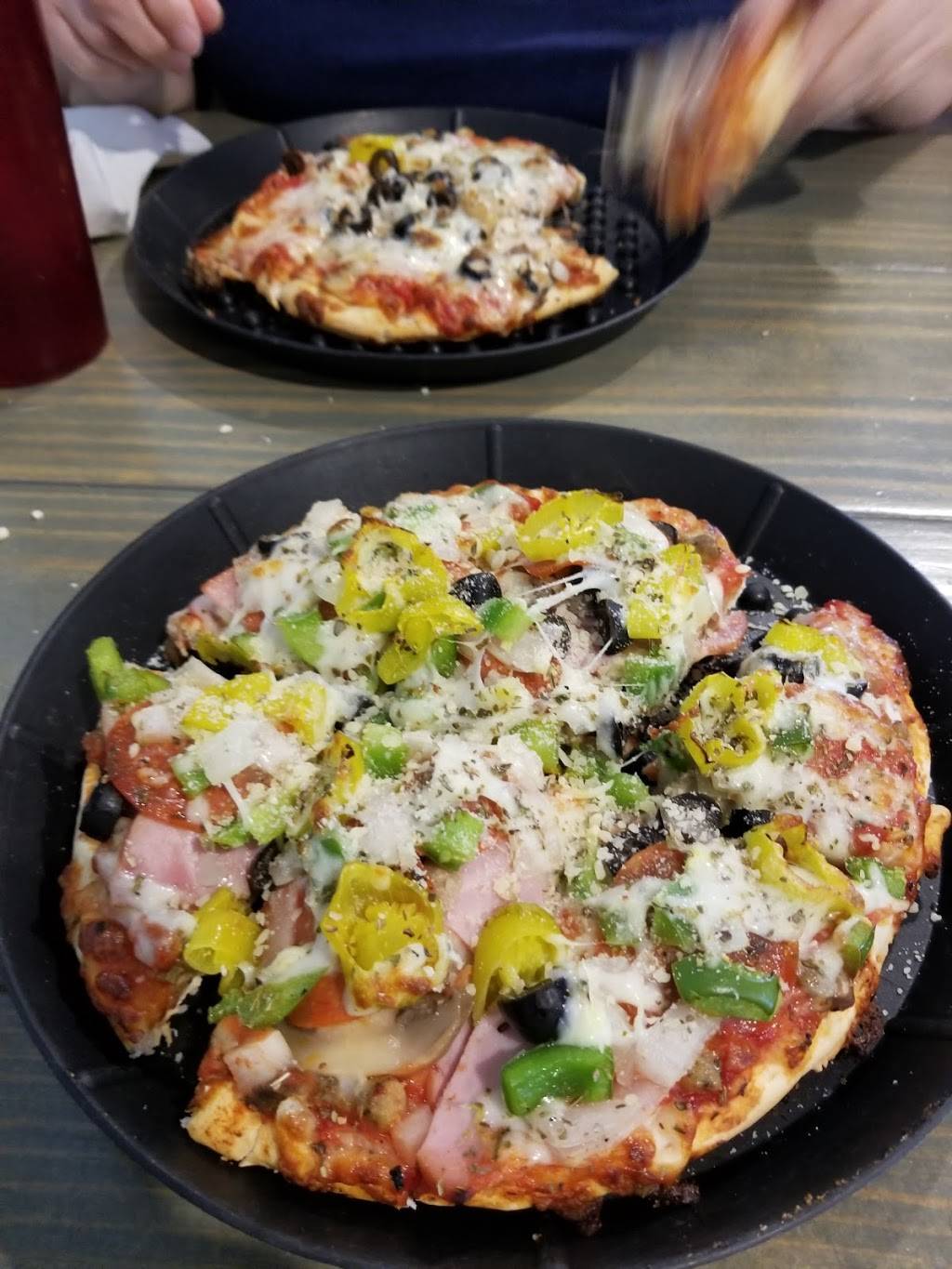 TJs Pizza | restaurant | 8634 4290, US-412, Siloam Springs, AR 72761, USA | 4793736555 OR +1 479-373-6555