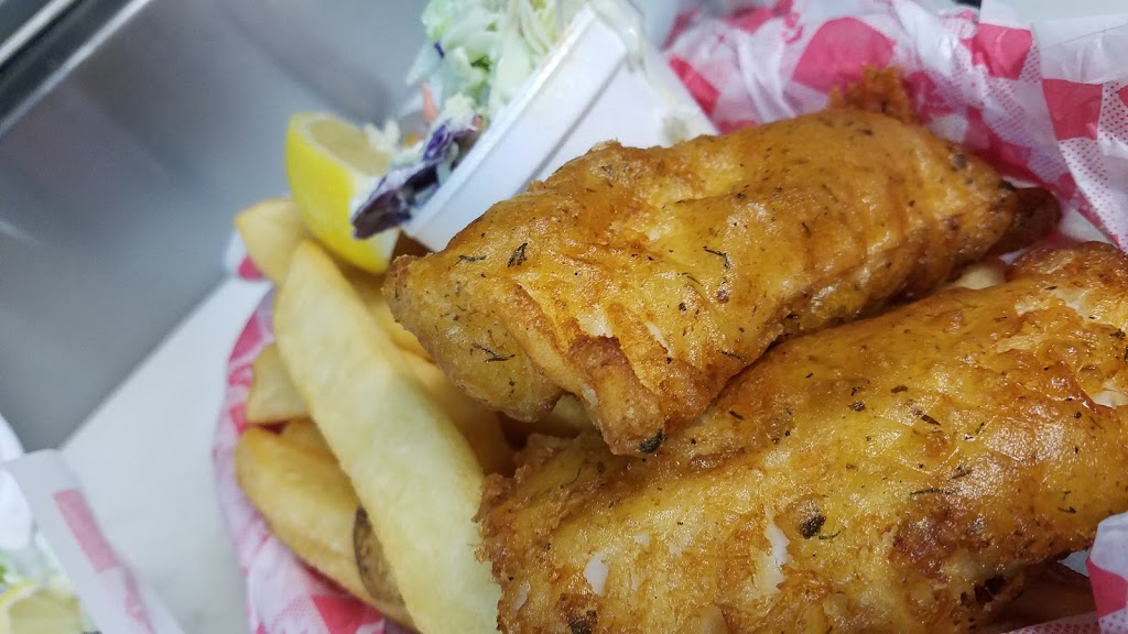 Sandis Hideaway | restaurant | 1896 Silver Lake Blvd, White Mountain Lakes Estates, AZ 85912, USA | 9285327499 OR +1 928-532-7499