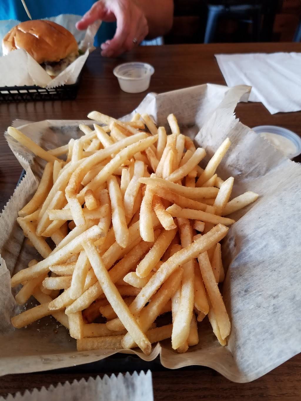 Burger 21 St. Petersburg | restaurant | 3201 4th St N, St. Petersburg, FL 33704, USA | 7272892820 OR +1 727-289-2820