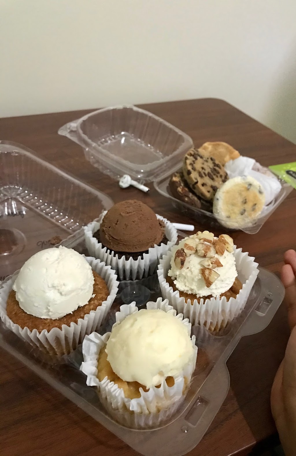 Moon Rocks Gourmet Cookies | bakery | 2518 Whitney Ave unit d, Hamden, CT 06518, USA | 2034044964 OR +1 203-404-4964