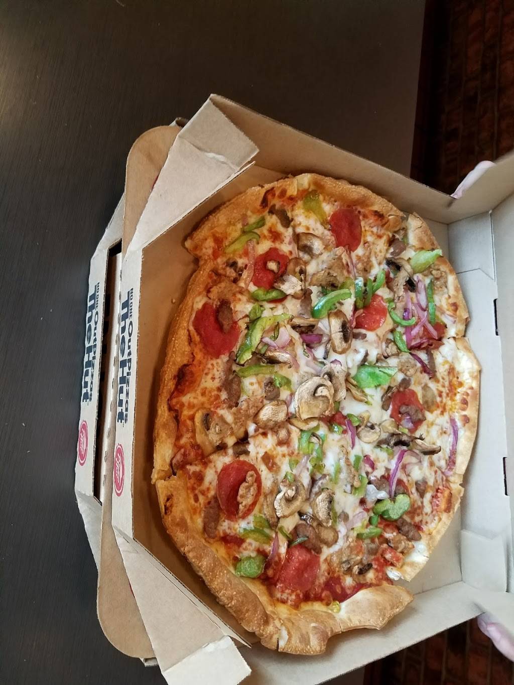 Pizza Hut | meal takeaway | 3026 Goodman Rd E, Southaven, MS 38671, USA | 6623492258 OR +1 662-349-2258