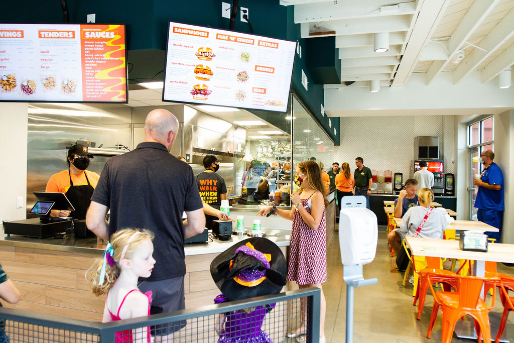 WingStand by Jeffersons—Mission | restaurant | 5438 Johnson Dr, Mission, KS 66205, USA | 9132585649 OR +1 913-258-5649